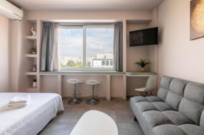 Aristotle Spot, City View Apartment by BiNoBi!